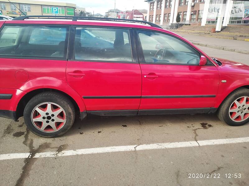 Универсал Volkswagen Passat 2000 в Коростене