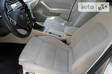 Універсал Volkswagen Passat 2015 в 