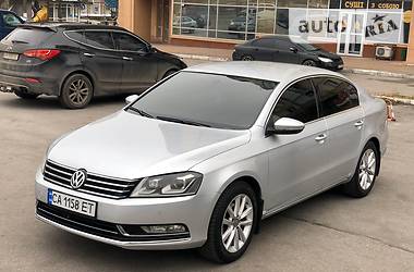 Седан Volkswagen Passat 2011 в Житомире