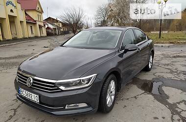 Седан Volkswagen Passat 2015 в 