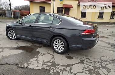 Седан Volkswagen Passat 2015 в 