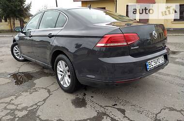Седан Volkswagen Passat 2015 в 