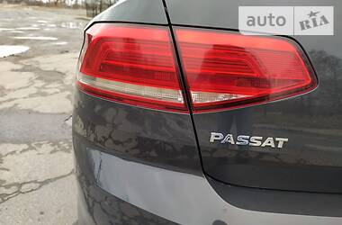 Седан Volkswagen Passat 2015 в 