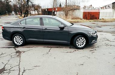 Седан Volkswagen Passat 2015 в 