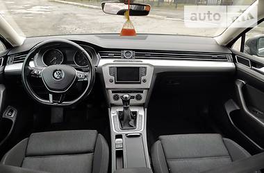 Седан Volkswagen Passat 2015 в 