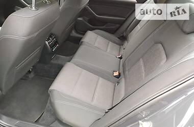 Седан Volkswagen Passat 2015 в 