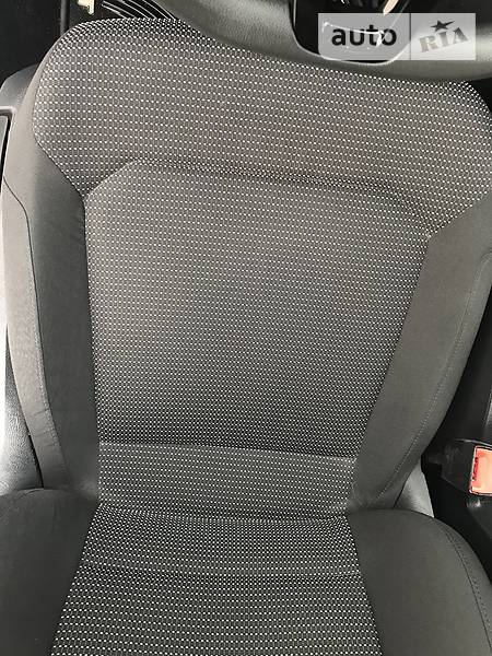 Седан Volkswagen Passat 2015 в Києві