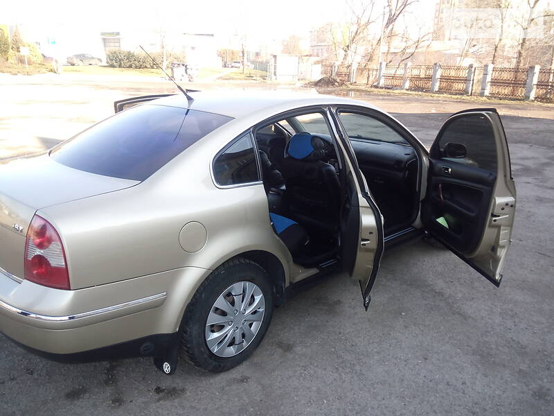 Седан Volkswagen Passat 2002 в Івано-Франківську