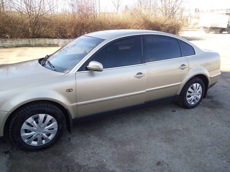 Седан Volkswagen Passat 2002 в Івано-Франківську