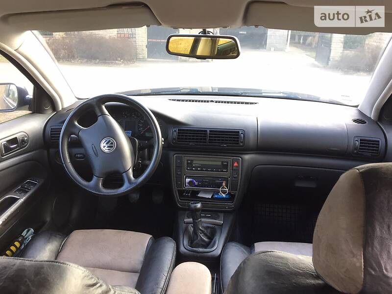 Седан Volkswagen Passat 1998 в Луцьку