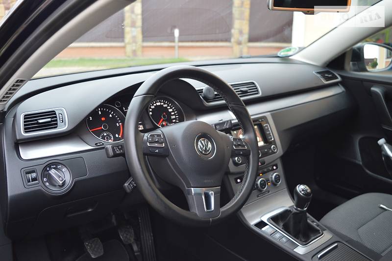 Універсал Volkswagen Passat 2014 в Івано-Франківську