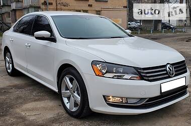 Седан Volkswagen Passat 2013 в Киеве