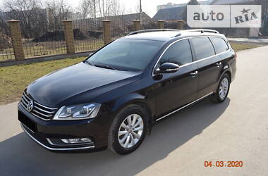Універсал Volkswagen Passat 2012 в 