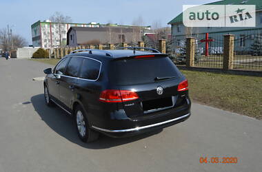Універсал Volkswagen Passat 2012 в 