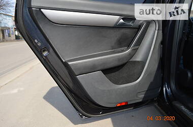 Універсал Volkswagen Passat 2012 в 