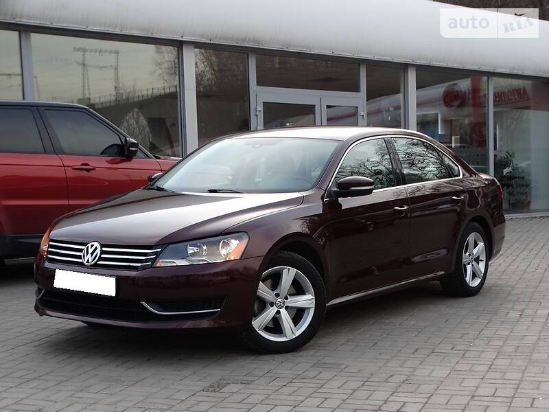 Седан Volkswagen Passat 2013 в Дніпрі