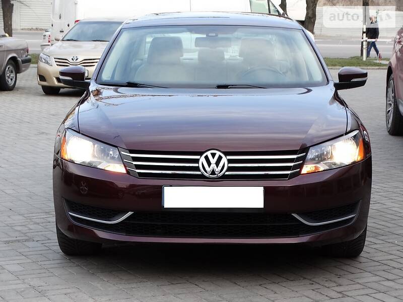 Седан Volkswagen Passat 2013 в Дніпрі