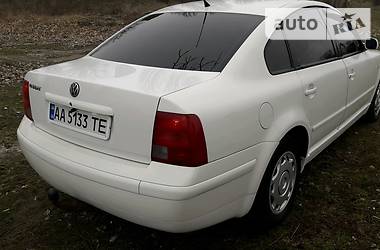 Седан Volkswagen Passat 2000 в 