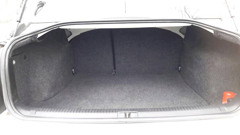 Седан Volkswagen Passat 2000 в Борисполі