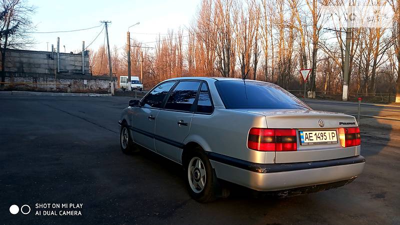 Седан Volkswagen Passat 1995 в Кривому Розі