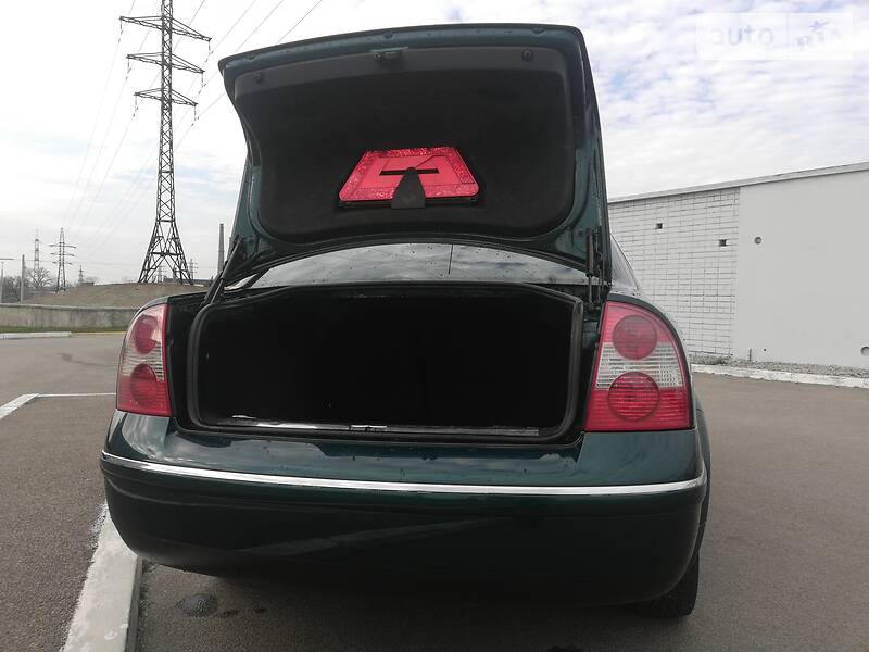 Седан Volkswagen Passat 2002 в Дніпрі