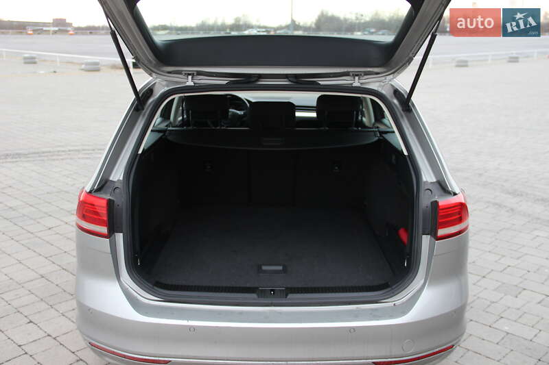 Универсал Volkswagen Passat 2015 в Львове