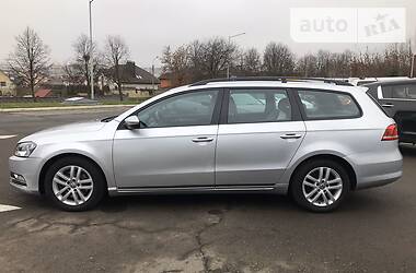 Универсал Volkswagen Passat 2012 в Ровно