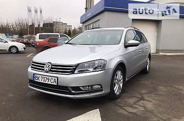 Універсал Volkswagen Passat 2012 в Рівному