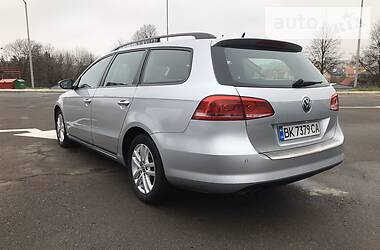 Универсал Volkswagen Passat 2012 в Ровно