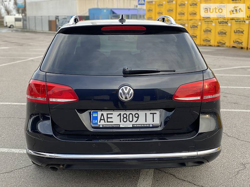 Універсал Volkswagen Passat 2012 в Дніпрі