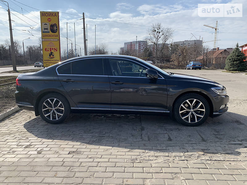 Седан Volkswagen Passat 2018 в Харкові