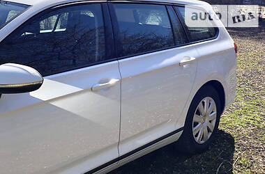 Універсал Volkswagen Passat 2015 в 