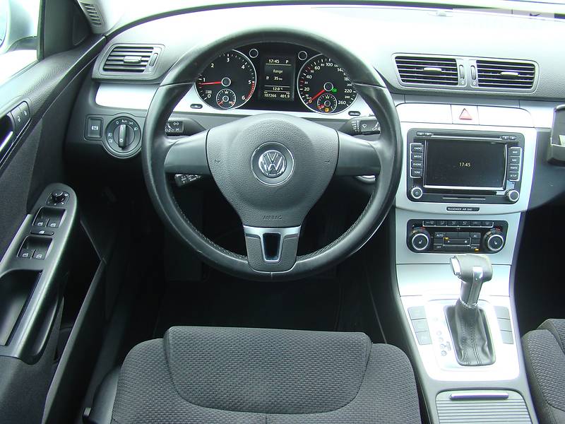 Універсал Volkswagen Passat 2010 в Луцьку