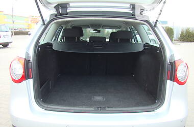 Універсал Volkswagen Passat 2010 в 