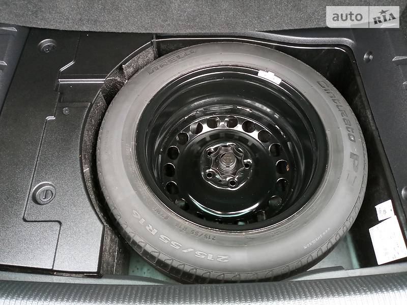 Універсал Volkswagen Passat 2012 в Бродах