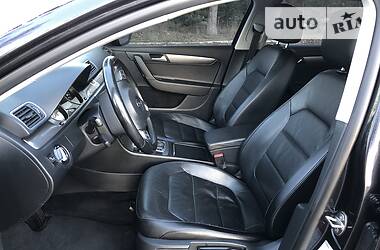 Універсал Volkswagen Passat 2012 в 