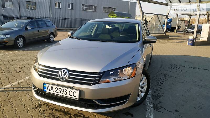 Седан Volkswagen Passat 2013 в Києві
