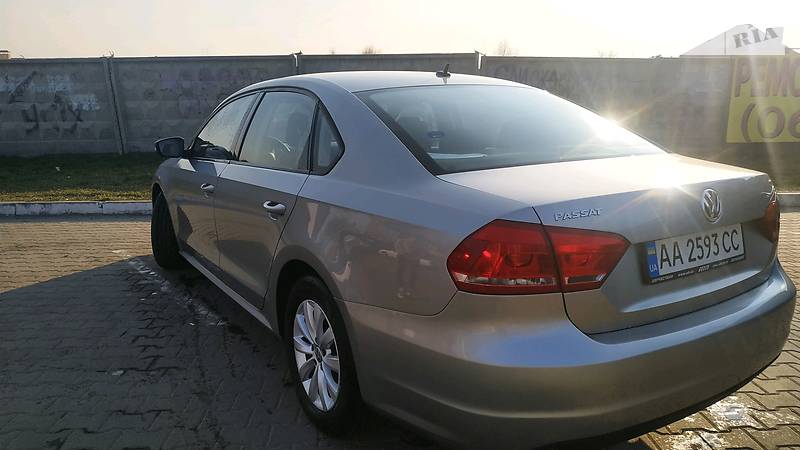 Седан Volkswagen Passat 2013 в Києві