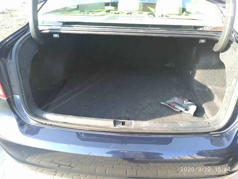 Седан Volkswagen Passat 2013 в Харкові