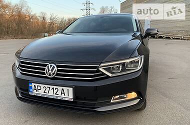 Седан Volkswagen Passat 2015 в 