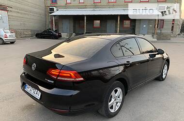 Седан Volkswagen Passat 2015 в 