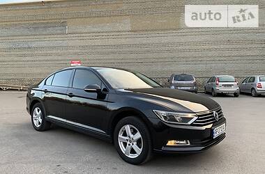 Седан Volkswagen Passat 2015 в 