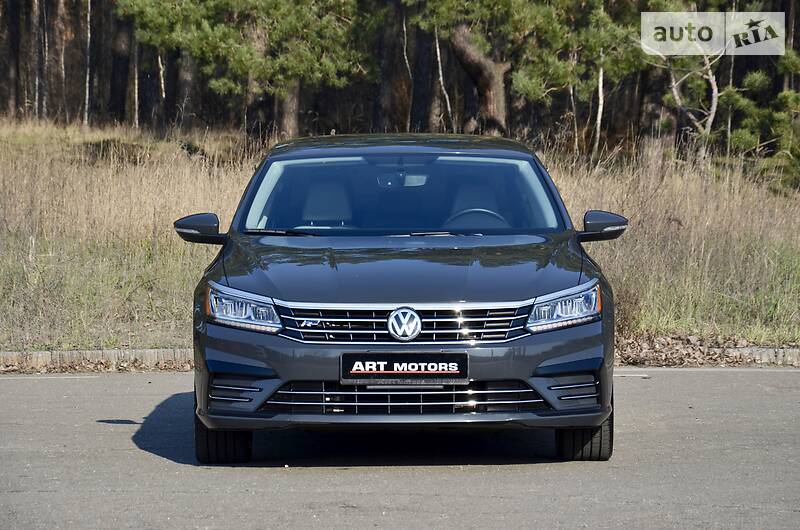 Седан Volkswagen Passat 2018 в Києві