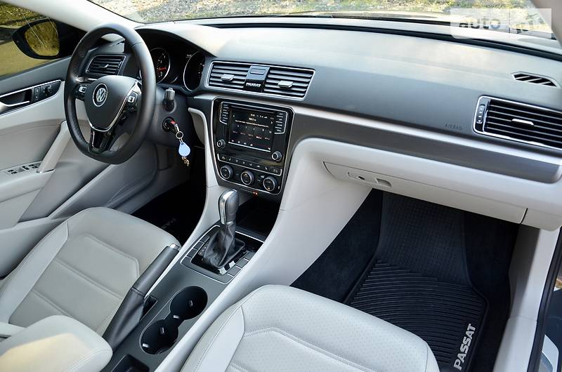 Седан Volkswagen Passat 2018 в Києві