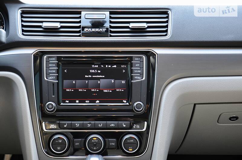 Седан Volkswagen Passat 2018 в Києві