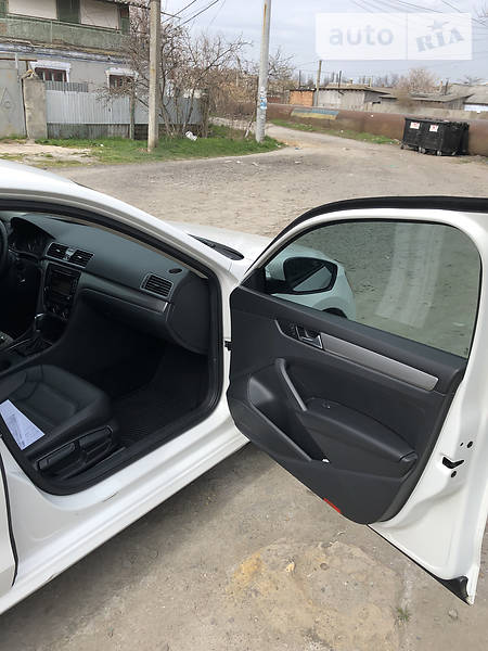 Седан Volkswagen Passat 2014 в Одесі