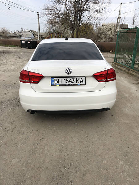 Седан Volkswagen Passat 2014 в Одесі
