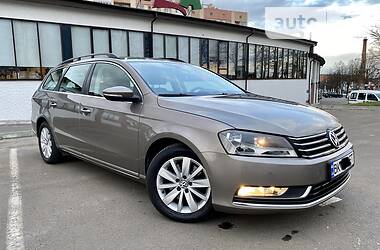 Універсал Volkswagen Passat 2012 в 