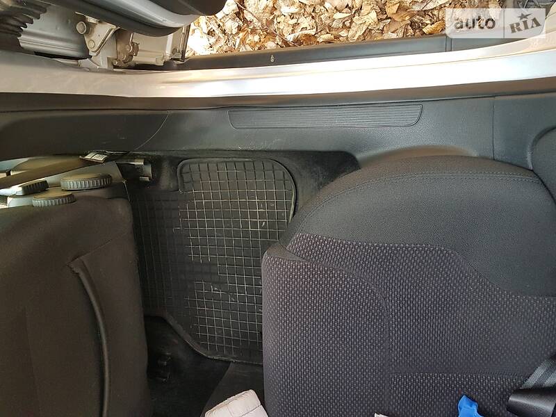 Універсал Volkswagen Passat 2010 в Самборі