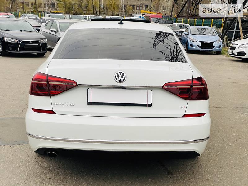 Седан Volkswagen Passat 2017 в Харкові